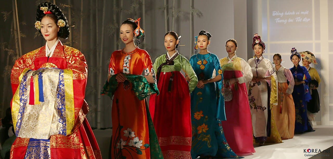 Trains to the DMZ, a 300-Year-Old Estate, and a Steel Sculpture Hitting 4 Million Visitors: Korea's Regional Tourism Is Having a Moment
